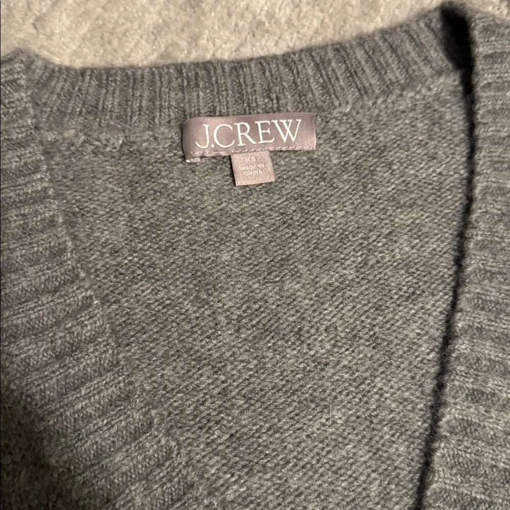 J. Crew Women's Soft Gray V-Neck Sweater - Picture 2 of 2